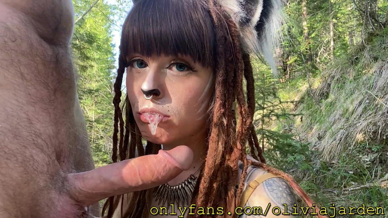 Olivia Jarden: Cute Kitty Facefuck / głębokie gardło w dżungli