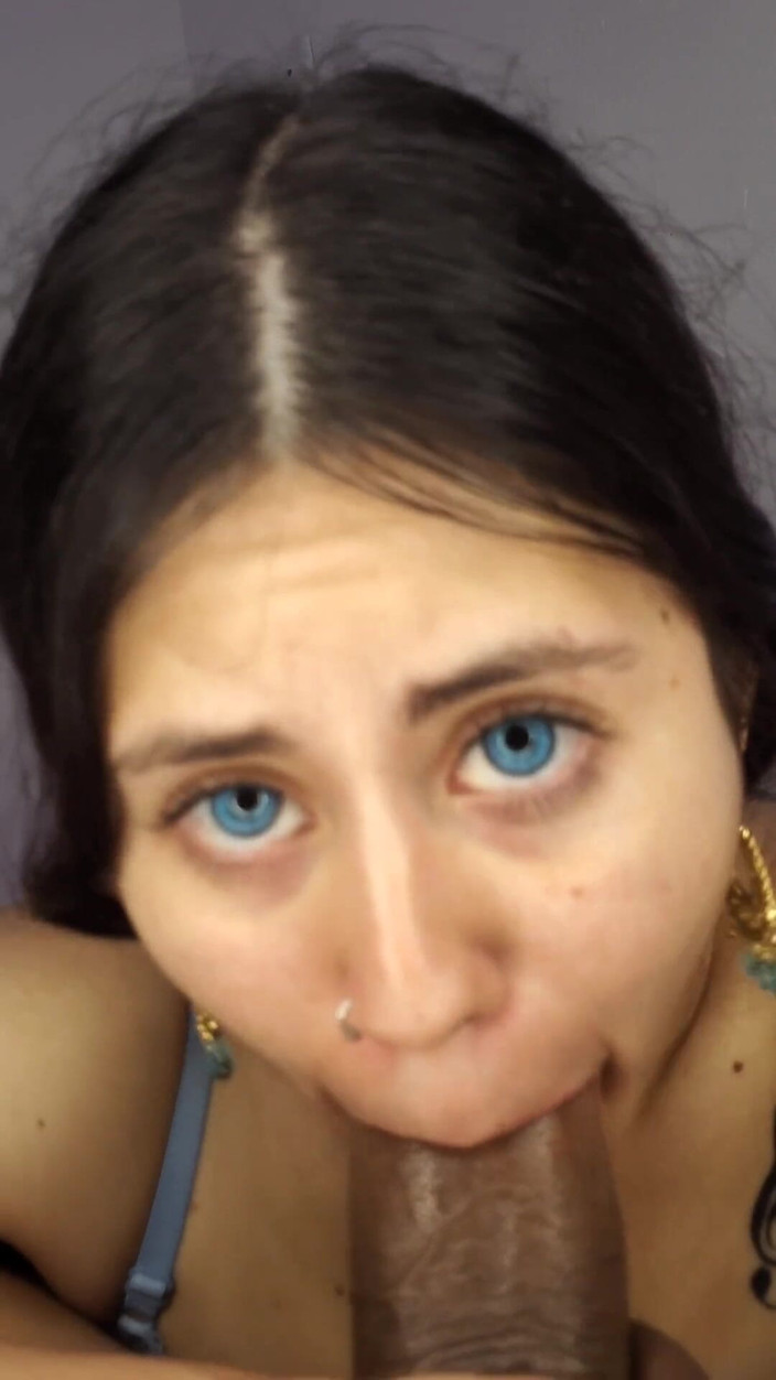 DherlyDoll: Pokud vidíte rozmazané video, je to proto, že potřebujete kouření