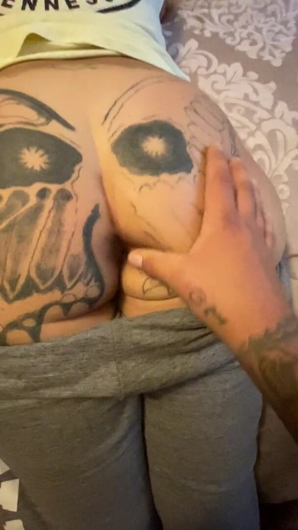 MzKiTTy91: Pawg milf shaking her ass