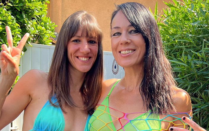 Lety Howl: 女同性恋二人组与adeline lafouine肛门大假阳具拳头和双拳为我们的屁股