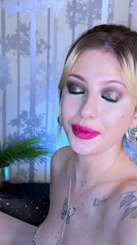 Sexy Red Lipstick Smoking Goddess 100s Cigarette