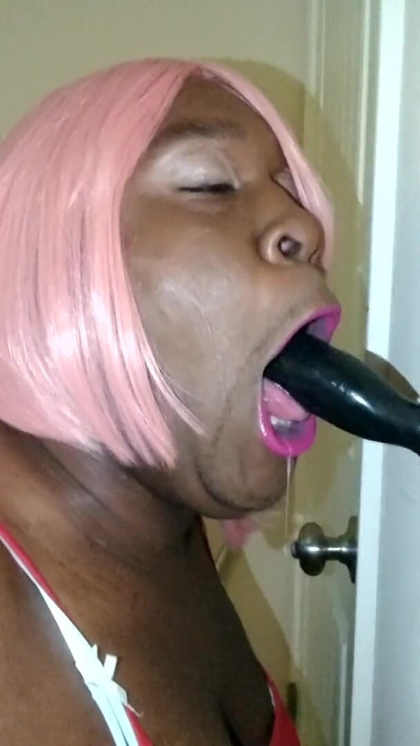 Kyla Throatz: Kyla Throatz gör i praktiken perfekt