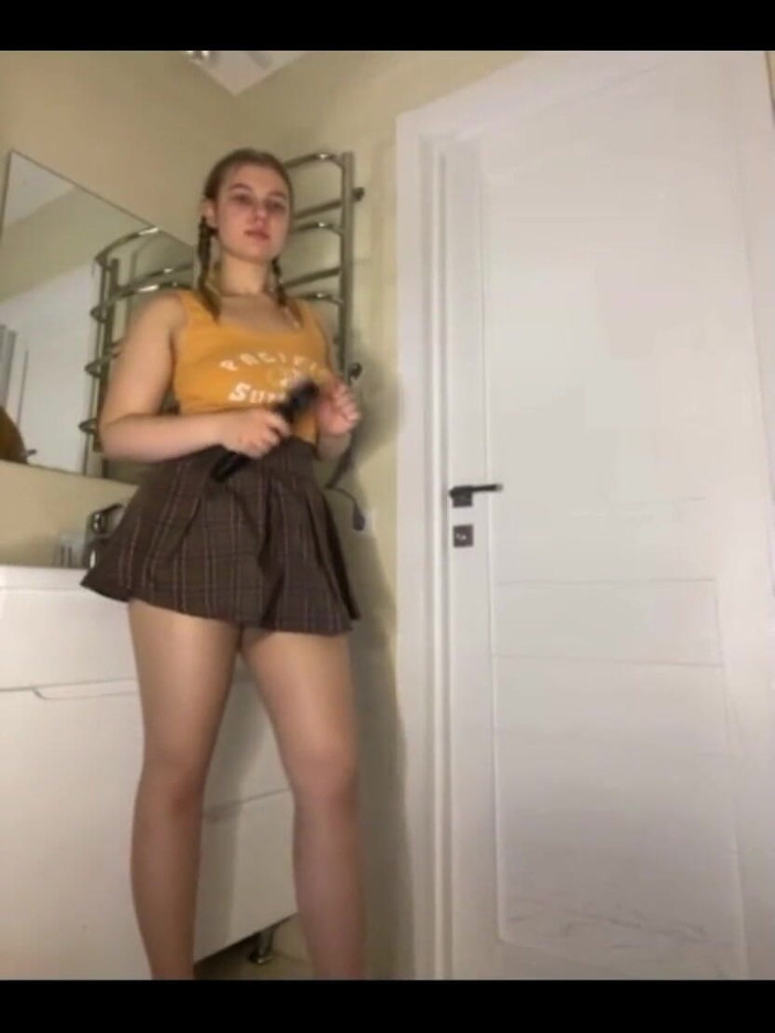JuiceLussie: Fucking Anal Under Skirt in the Bathroom