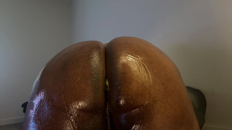 Gia Adams: Các đồ vật trong đít tôi