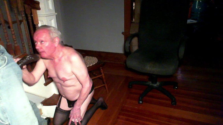 Erachi: Cum își tratează Erachi tatăl