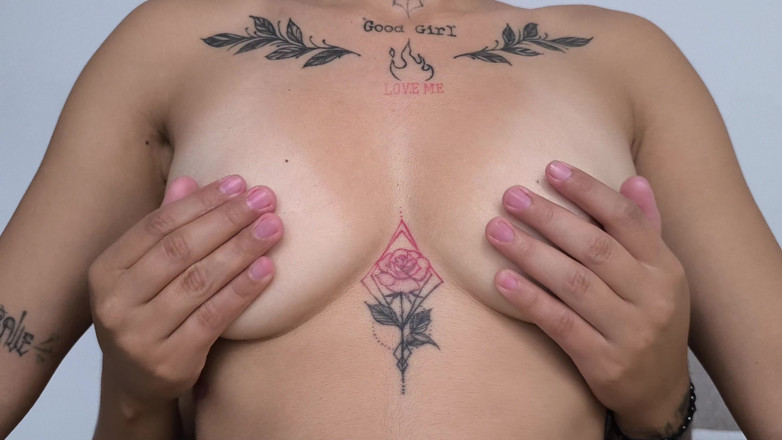 AbbyandSamanta: Just Putting Oil on My Small Natural Tits