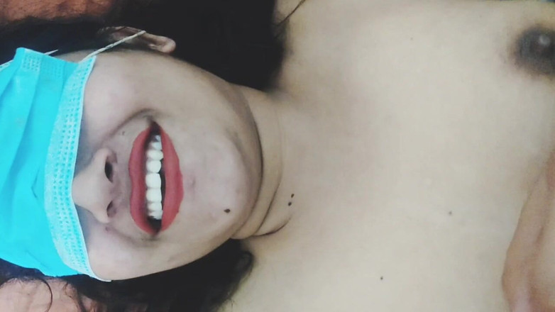 Sex bird: Hintçe sesli Müslüman kız sadece 2000 için sikiliyor