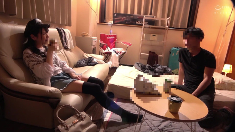 Raptor Inc: 終電に乗り遅れて転倒した女友達、気づけばいつもセックスしてる Vol.1-1