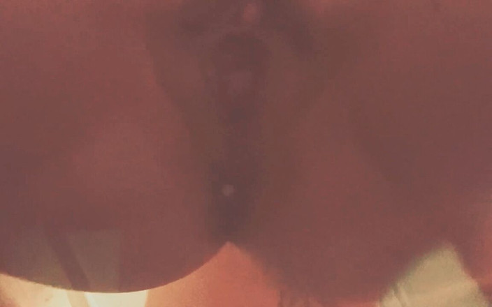 Lady lovewood: 그가 보전하기 전에 내 엉덩이에 정액!