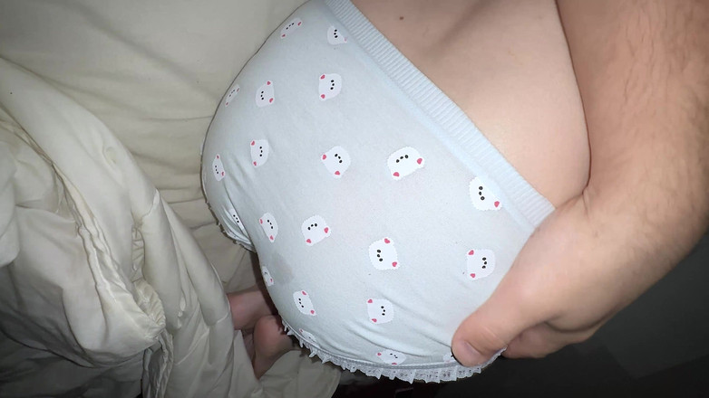 Gigi oficial: 尊重拍摄她放荡日的18岁女孩