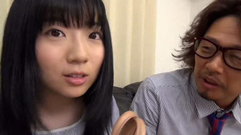 MBM3988: M954g01 픽업 교사의 숙련된 스토리텔링에 휩쓸린 음란한 소녀의 질 샷 섹스!