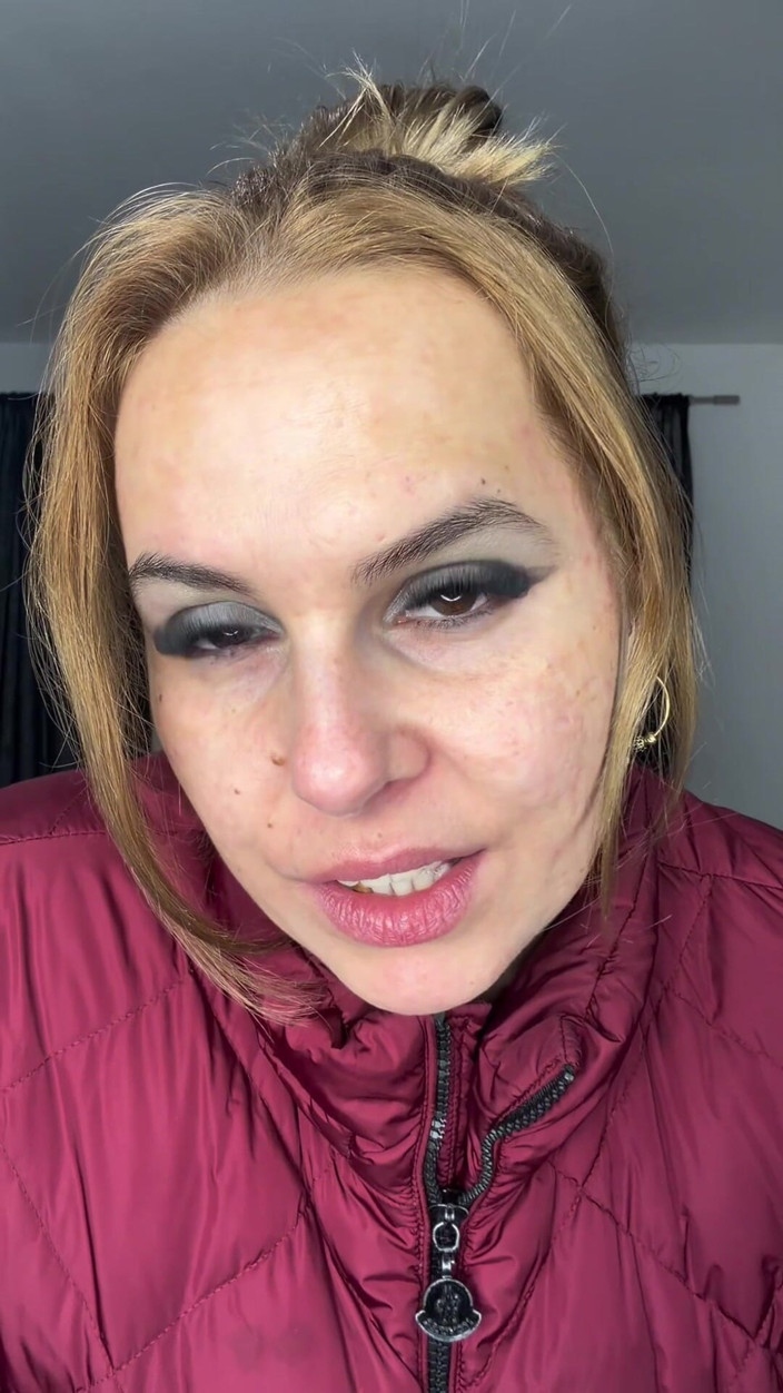 Sexy_Emeli: Puckered Lips Face