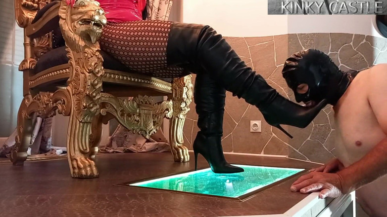 Kinky Castle: 미스트레스트 루시아나 스티펠푸츠디엔스트 2부