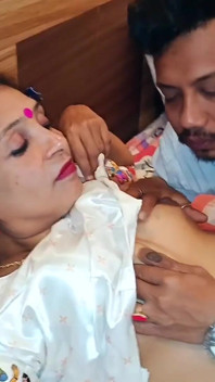 Indian Desi Hot Bhabhi Couple Sex in Hotel with Married Dress
