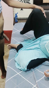 纽利已婚马拉雅拉姆继妹与继兄弟发生性关系