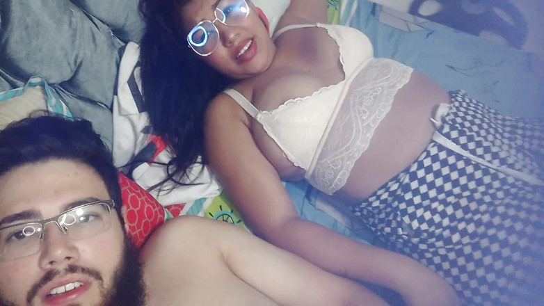 Pikaa6: मेरी पत्नी की दोस्त यह जानने के लिए मेरे पास आई कि उसका बॉयफ्रेंड उसे लंड क्यों नहीं देता