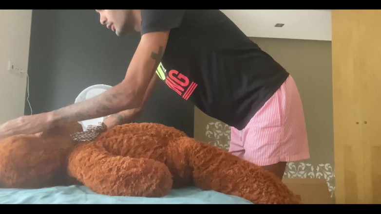 arabeputo: 这是我的新玩具George