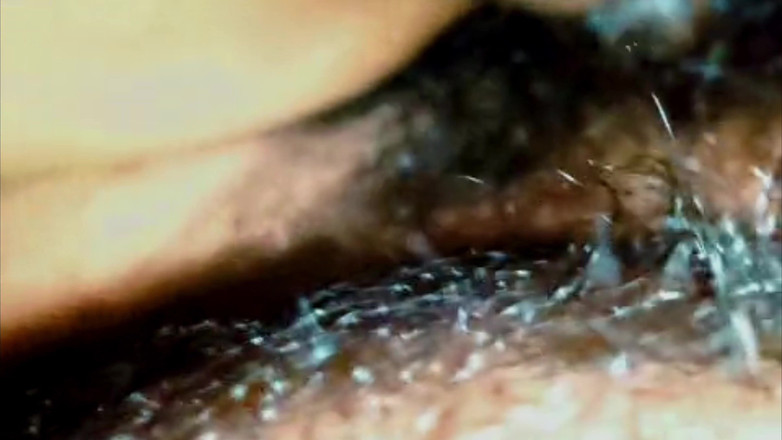 Chhattar gach: Teman lelaki banyak berkongkek sehingga faraj saya kosong.