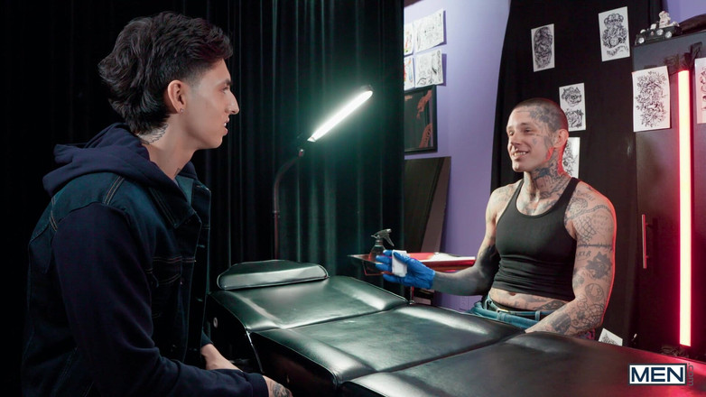 Men network: Homens - tatuados em porra - Angel Elias, Ethan