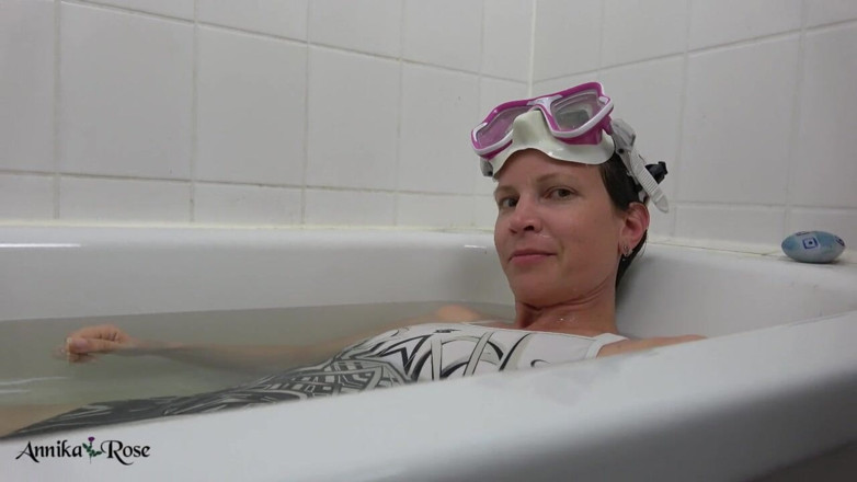 Annika Rose: How long can I last under water?