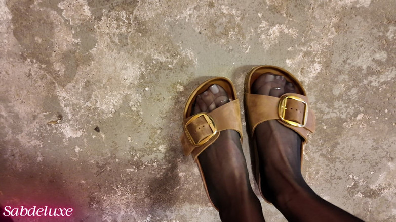 Sabdeluxe: Calpestare i collant