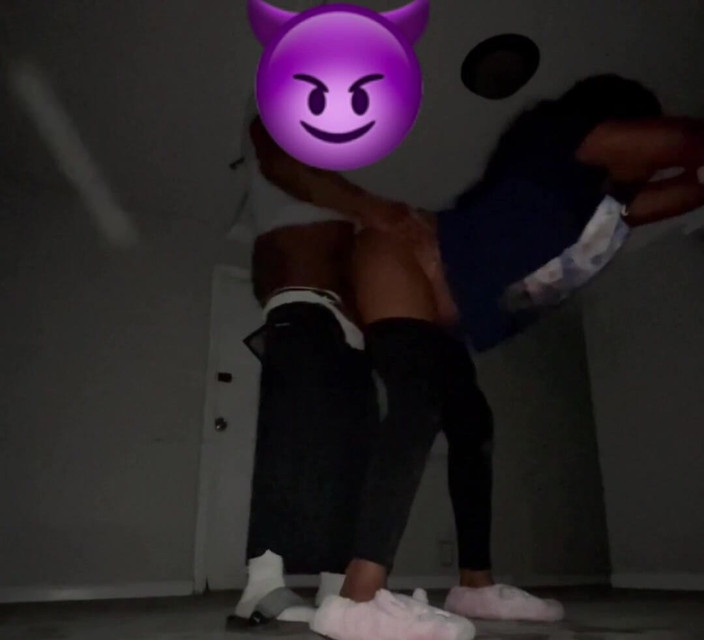 Jenko: उसे चोदा जबकि उसका पति पीछे के कमरे में था