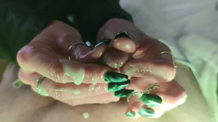 Mystic element: Cewek sange ini lagi asik ngocok kontol sampai dicrot di...