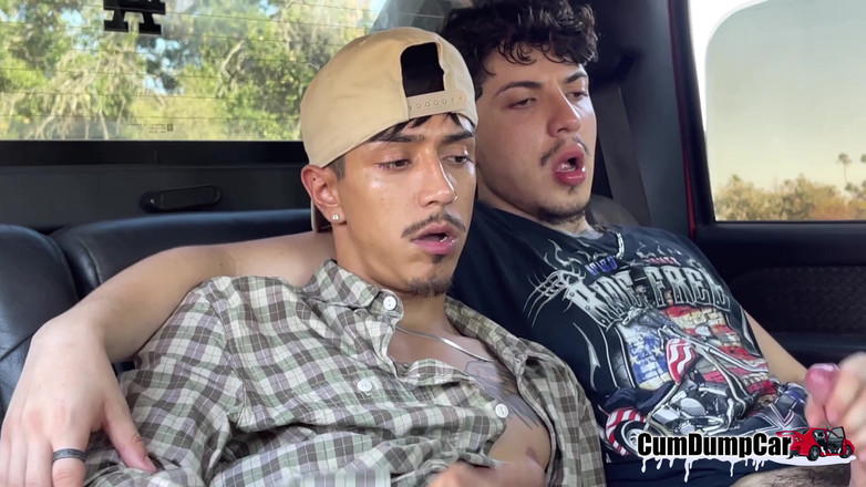 CumDumpCar: Grande gozada! Chupando meu carro dl homie diversão hardcore gay