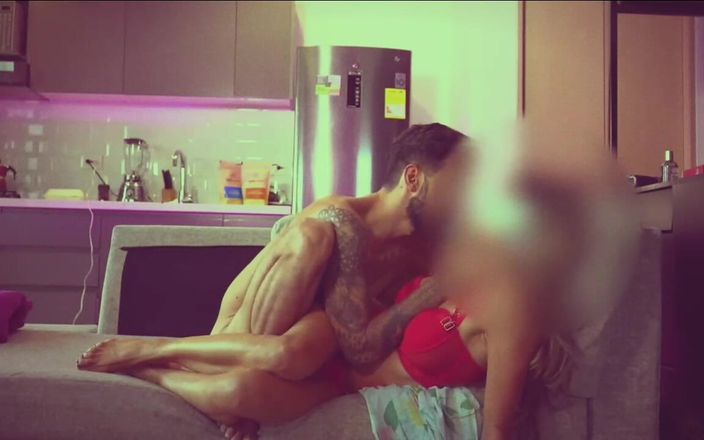 Quianon: Prima dată cu un străin în My Bachelor Pad