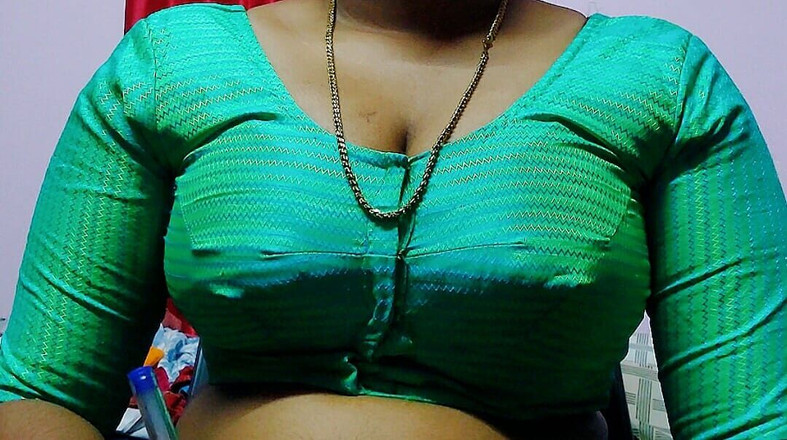 Desi Mohini: 继兄弟与继妹发生性关系