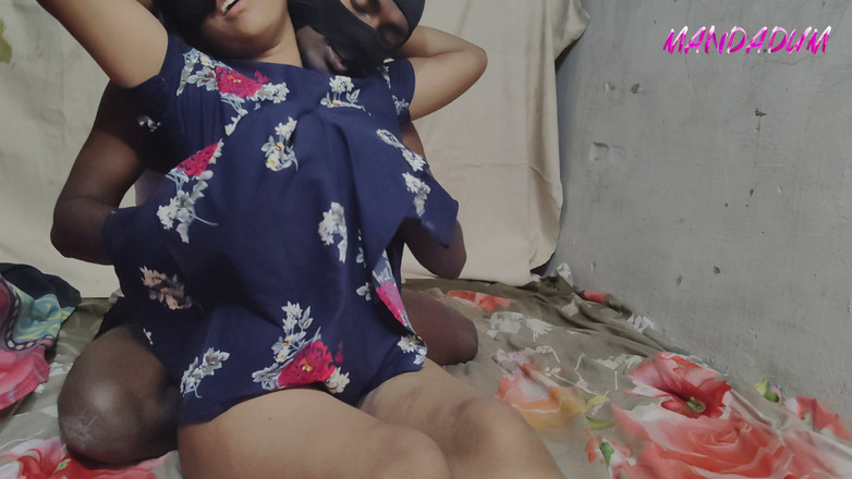 Mandadum: Uma madrasta gostosa do interior está sozinha em sua casa