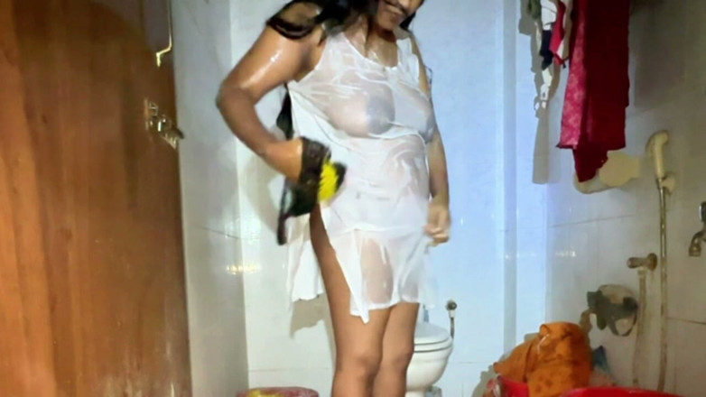 HOT_RUHI002: Desi gorąca żona prysznic wideo
