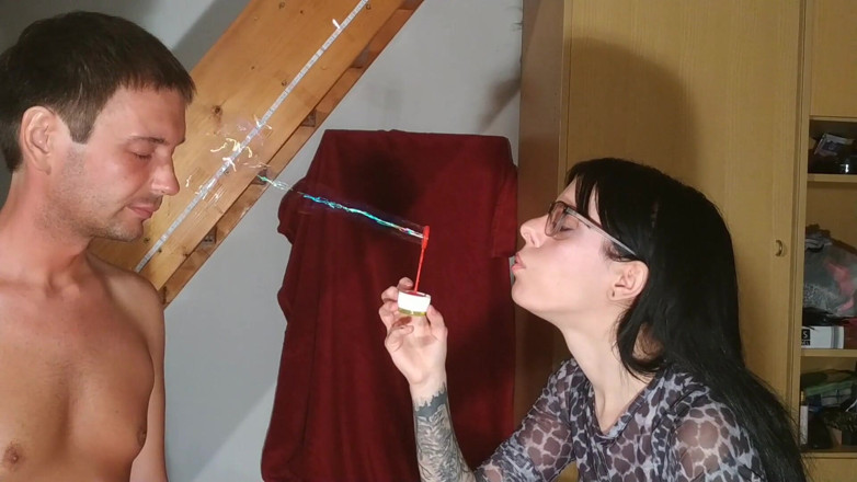 Beth Kinky: Slavpojke inför bubblorna