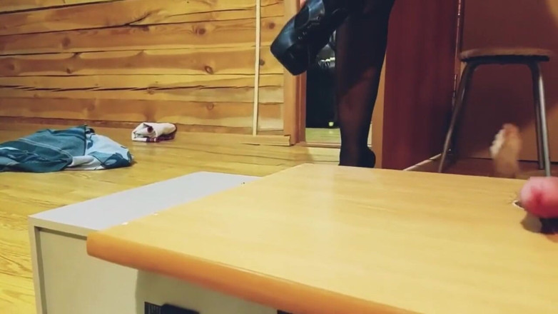 Foxy feets VR studio: CBT sezení na černých podpatcích