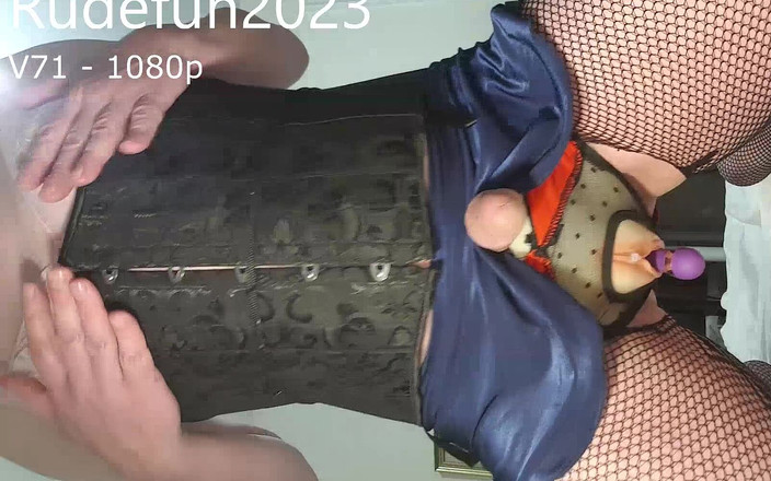 rudefun2023: V71-性感的假阴户人妖操假阳具