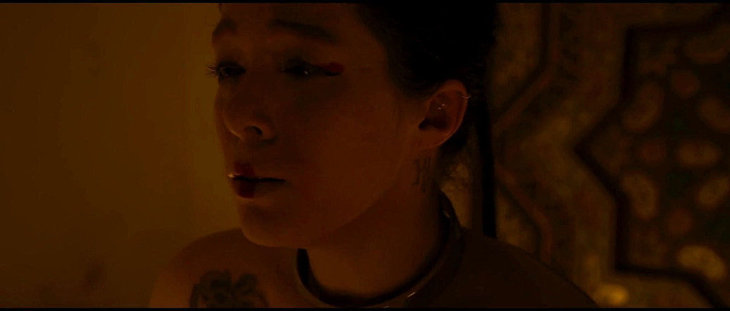 Verso Cinema: La ragazza asiatica viene punita