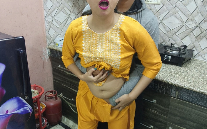 Hornycouple149: Jija ji被sali性感的身体勾引，操她的阴户和屁股 印地语音频