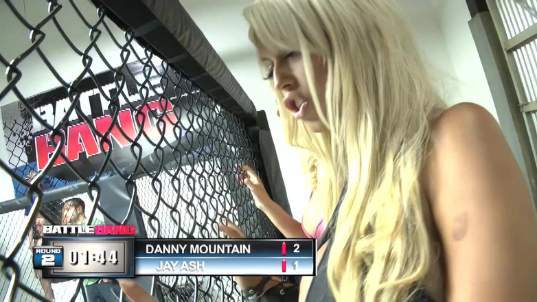 Perv Milfs n Teens: Bridgette B pokazuje swoje ładne duże cycki przed podjęciem penisa w...