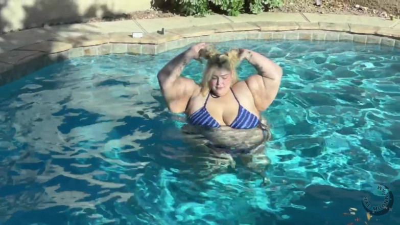 Jae Moonbeam: SSBBW Pool Girl