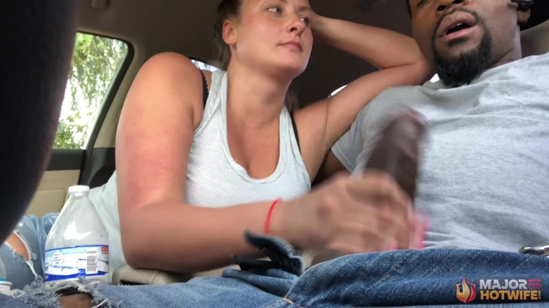 Rome Major Hot Wife: Rome Major esposa gostosa punheta no carro