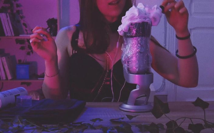 Madelaine_Rousset: Asmr - erotico - istruzioni per masturbazione con conto alla rovescia.