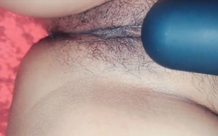 Hot Sis: हॉर्नी सल्ट सेक्सी लतिका मालिश और स्नान करें