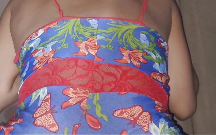 anal_queen_amateur: Adora un grosso pene nel culo, lei apre il culo...