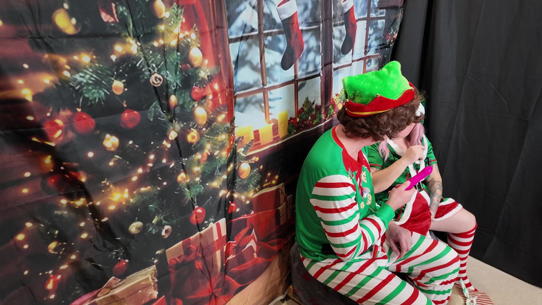 The Izars: Seks oyuncağı rafında 5. gün elf