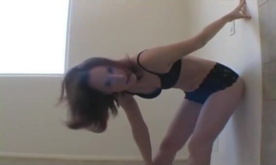 Solo Austria: Jamie`s sexy dancing