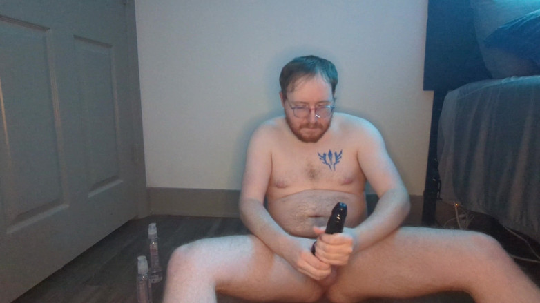 Wallace Accelron: 큰 딜도를 타는 월리스 신음 1부