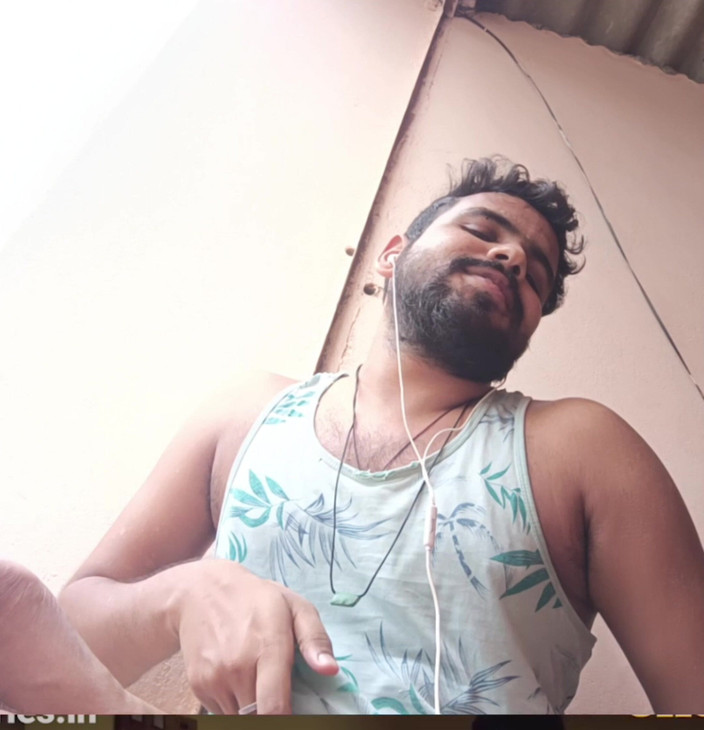 IsmaatDeva: 德沃，她年轻的魅力，独自与她年轻的嫂子