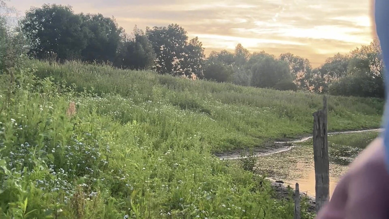 Riskiedik: Found a Abandoned Boat at the Lake so I Decided...