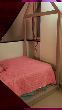 Hanební fotografové šukají svého klienta s obrovskými prsy - mezirasový sex