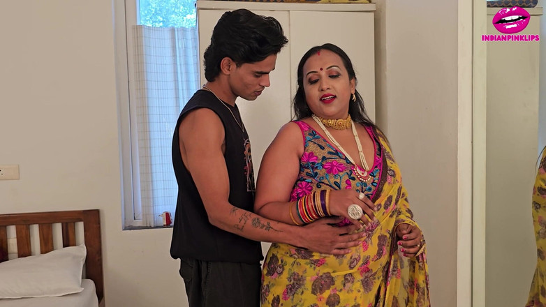 Indianpinklips: Bindu yengenin devar ile seksi